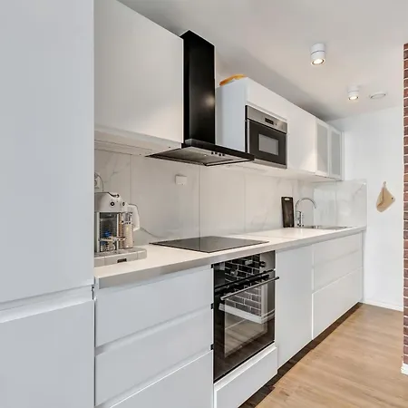 Modern By Harbor Apartament *