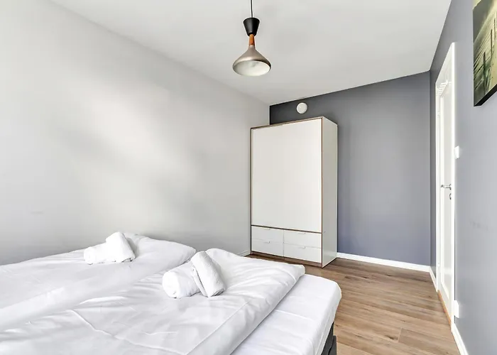 Modern By Harbor Apartman